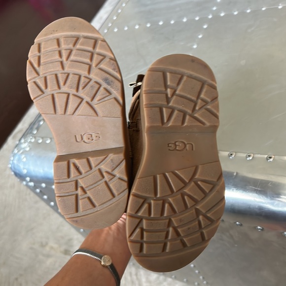 Girls UGG Boots with Bows - Picture 2 of 5